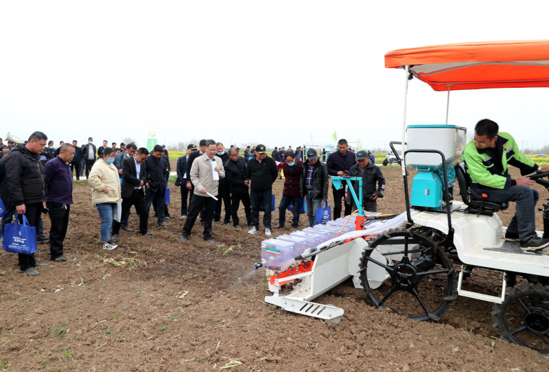 839392730.jpg 839392730.jpg